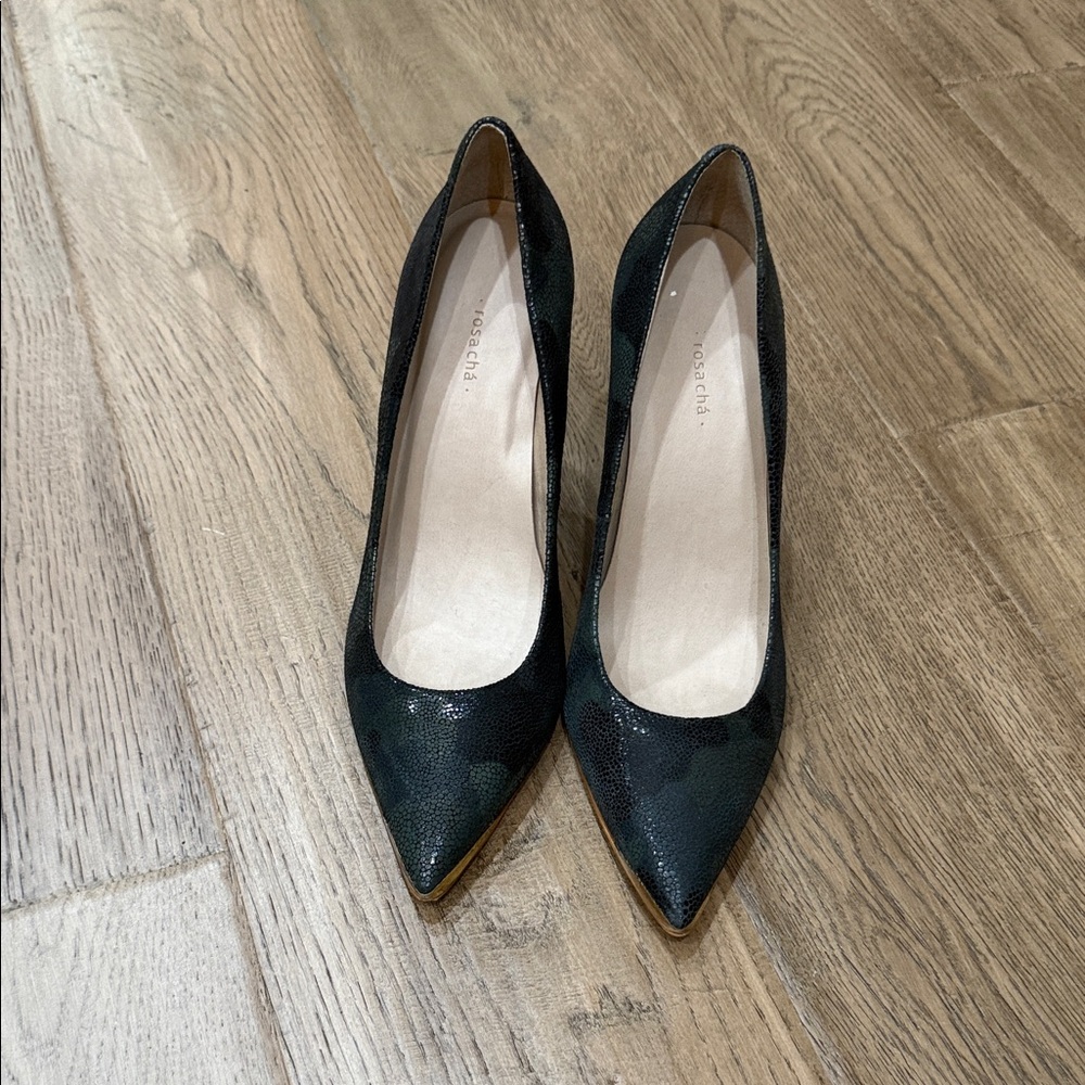 Chic Black Pointed Toe Heels